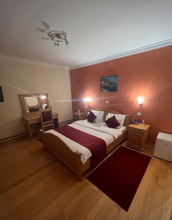 Saint Paul Accommodation Kraljevo Exterior photo
